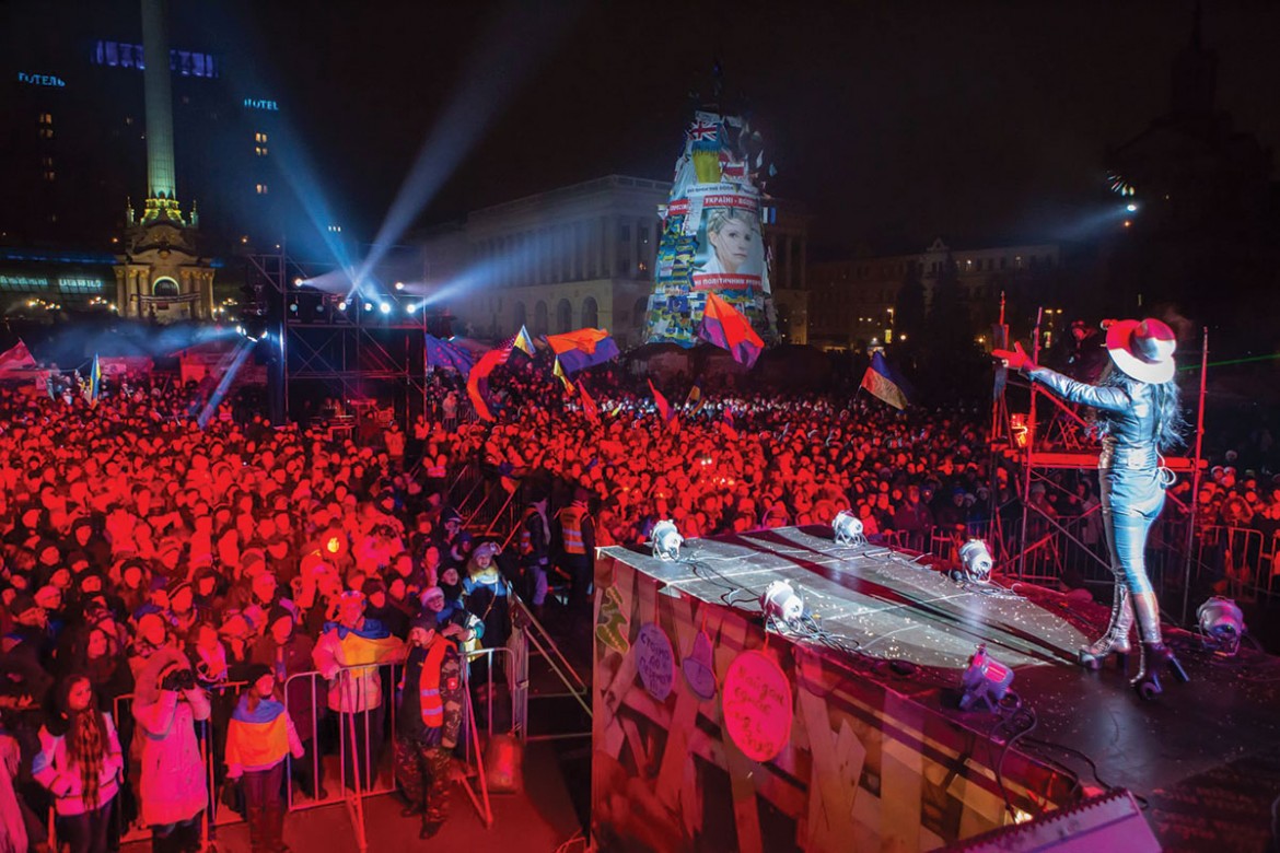Crowds on Kyiv’s Maidan react to Lama’s performance in 2014.