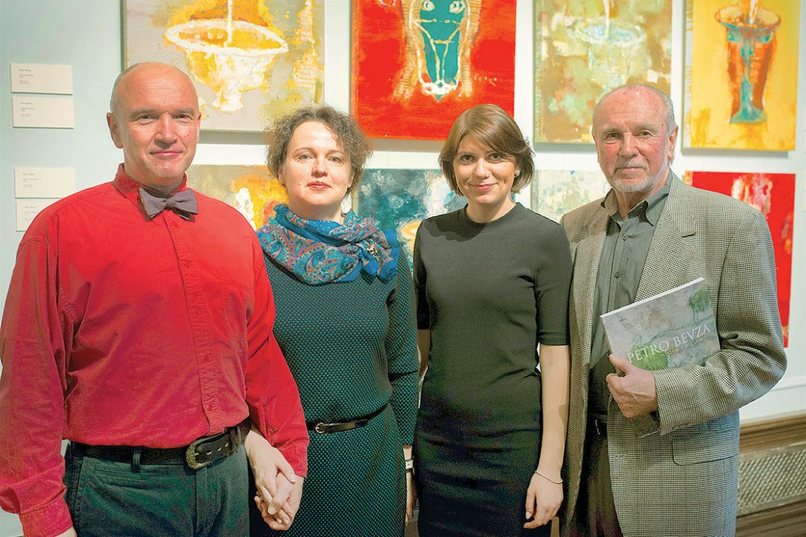 Petro Bevza (left) with (from left) Inna Bevza, Olena Sidlovych (executive director of the Ukrainian Institute of America) and Walter Hoydysh (director, Art at the Institute). 