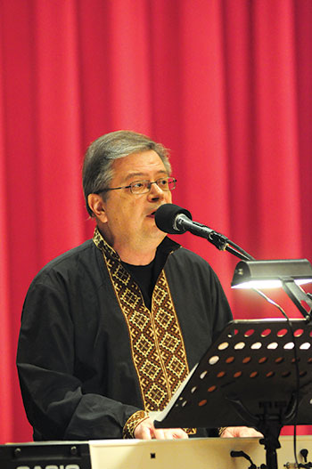 Singer/pianist Oles Kuzyszyn.