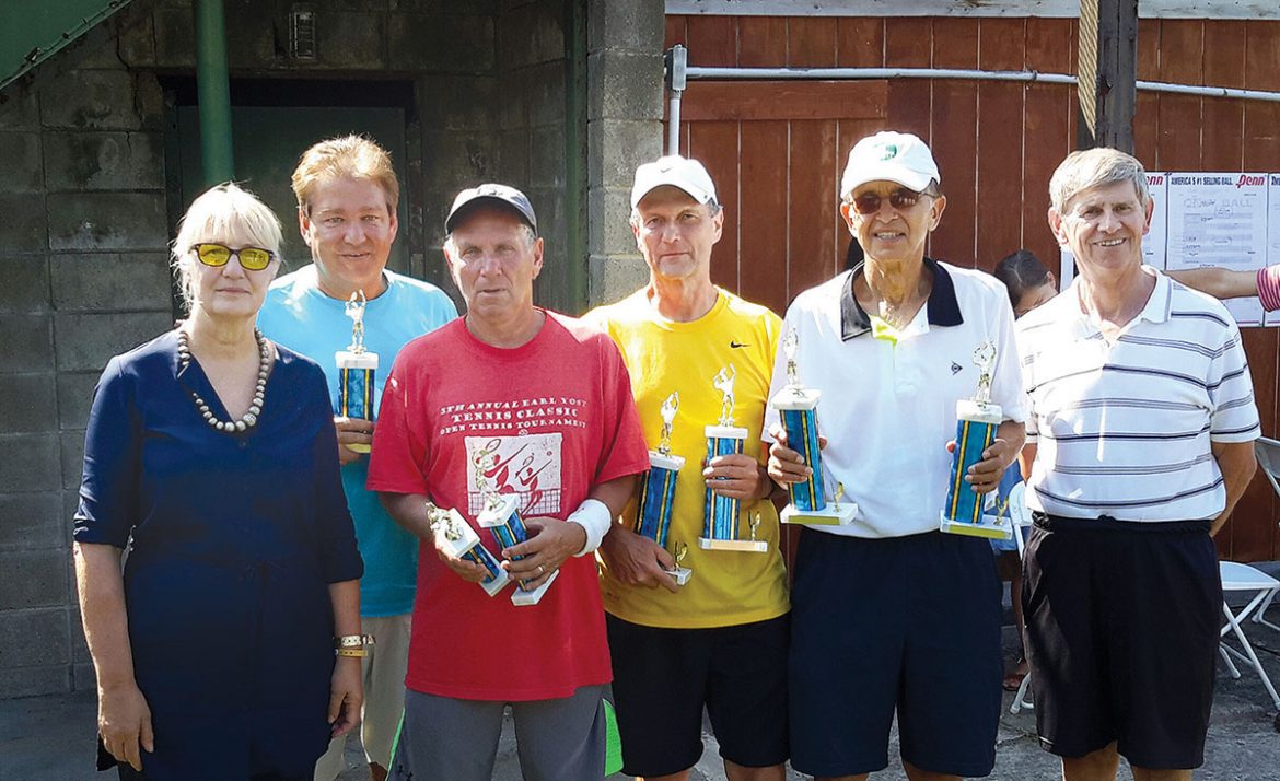 UNA Treasurer Roma Lisovich (left) and USCAK Committee member Ivan Durbak (right) with (from left) men’s 45 finalist Steve Sosiak, men’s 55 and 65 finalist George Petrykevych, winner in men’s 35 and 45 Nick Nalywayko, and winner in both the men’s 55 and 65, Yaroslav Sydorak.